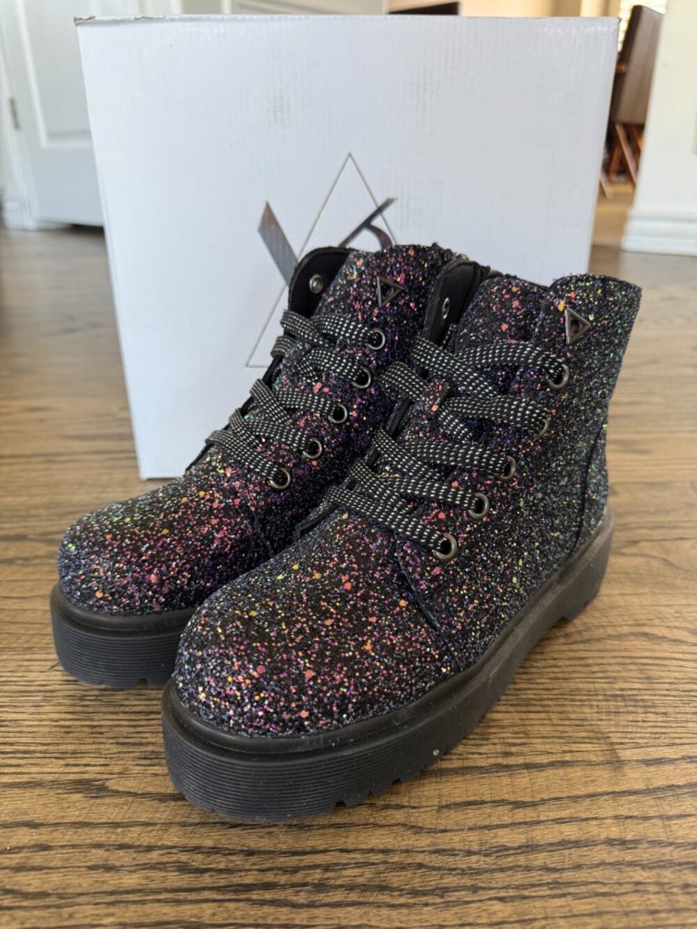 YRU Slayer Black Glitter platform Boots Size 8 New in Box